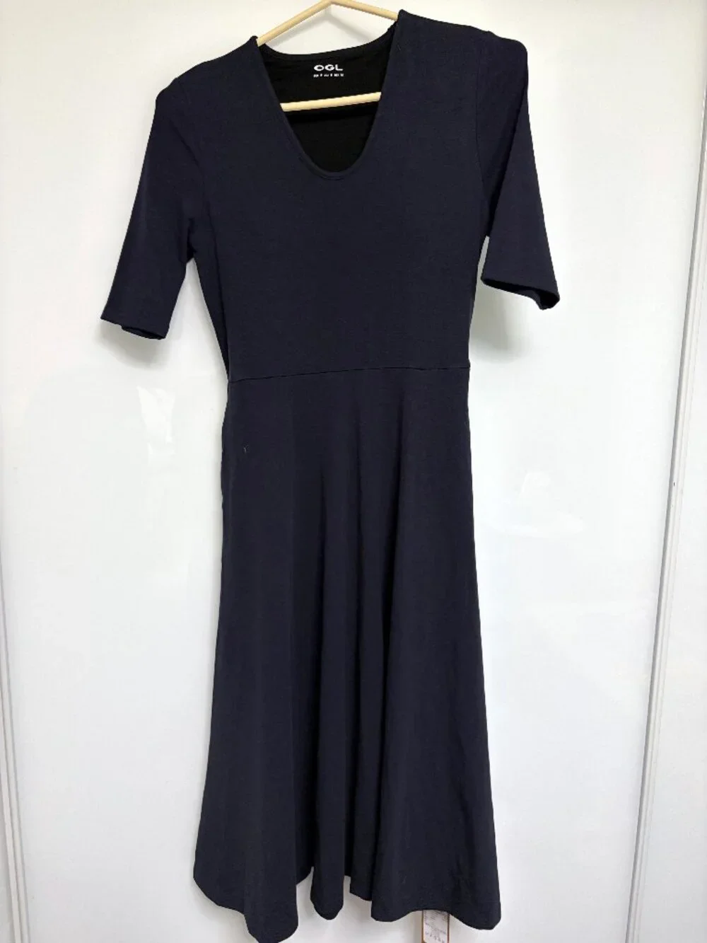 OGL Move V-Neck Elbow Sleeve Midi Brami Dress with Pockets – Medium – Navy – NWT - Picture 3 of 4